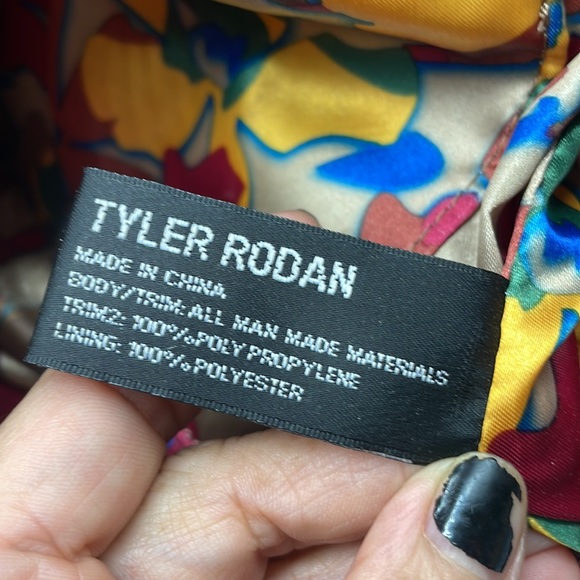 Tyler Rodan Purse Salmon Color Oversize Bag Pockets& Long Strap (w/ defect) - Picture 10 of 13